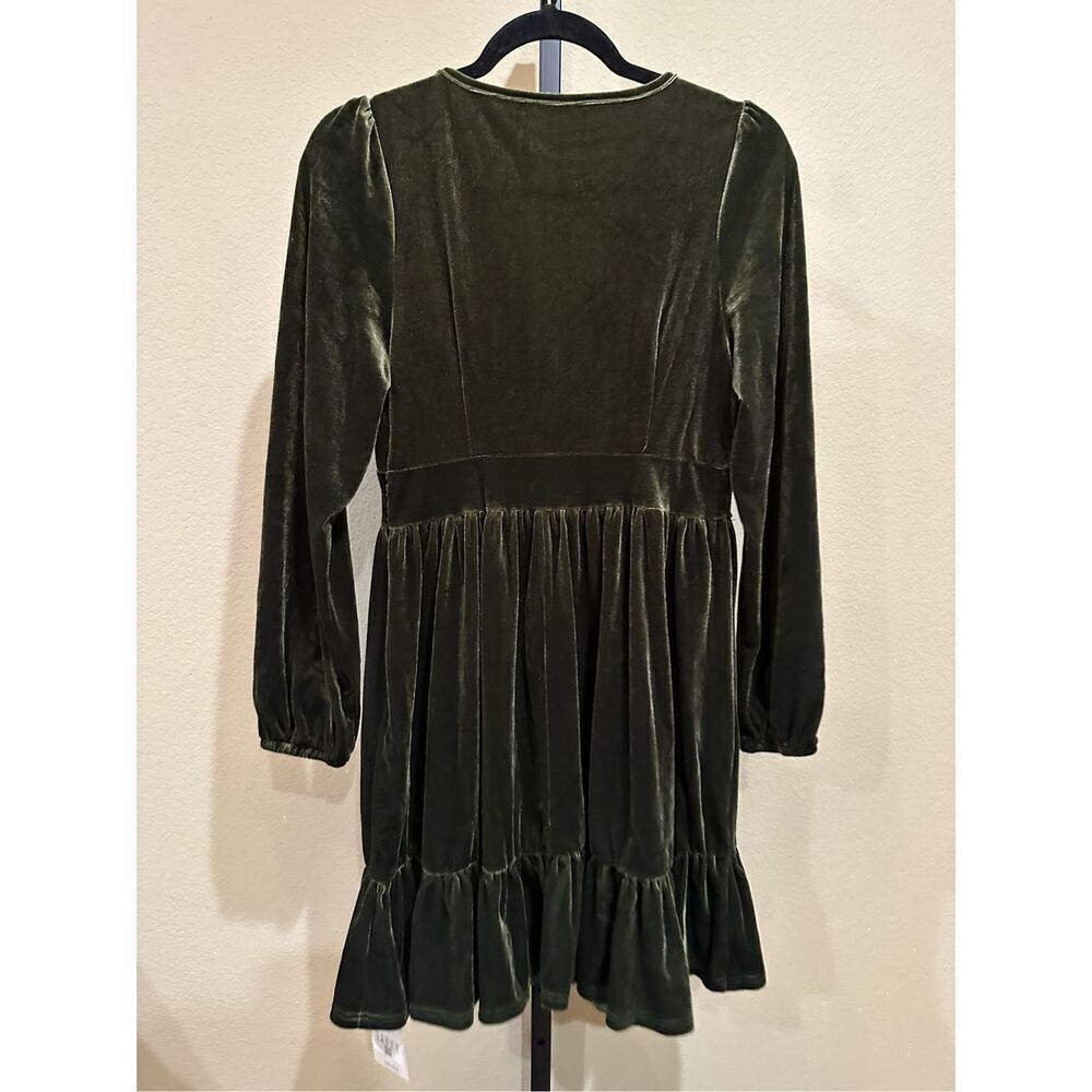 Size M Halara Everyday Deep V Neck Long Sleeve Ruffled Hem Velvet Mini Chill Par - Picture 4 of 7